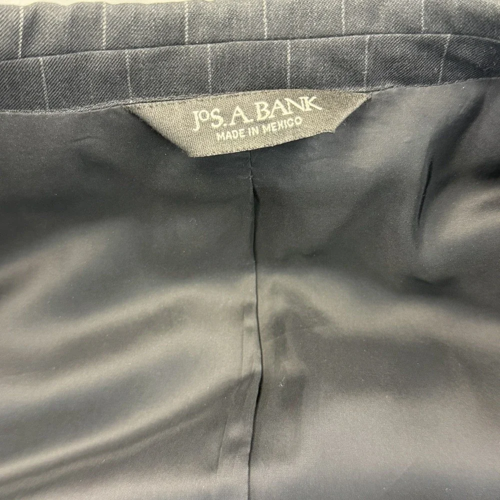 Jos A Bank Suit Jacket Mens 42SH Black Wool Travelers‎ Collection Pin Stripe